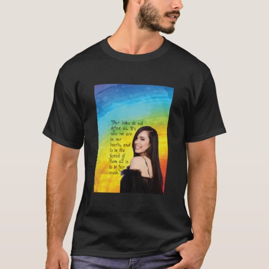 Sofia Carson Rainbow Quote Tシャツ (正面)