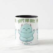 Soft as Sky: かわいい雲のモンスター ゼン ヨガ & 瞑想 マグカップ (中央)