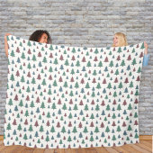 Soft Blanket with Pine Print - Warmth and Style フリースブランケット