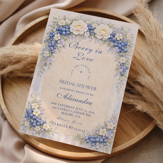Soft Blue Berry Romance Bridal Shower 招待状