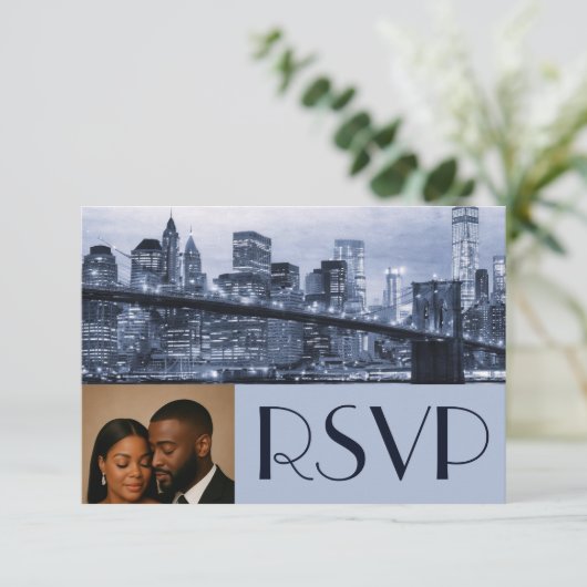 Soft Blue Brooklyn Bridge Wedding RSVP 招待状 (スタンド正面)