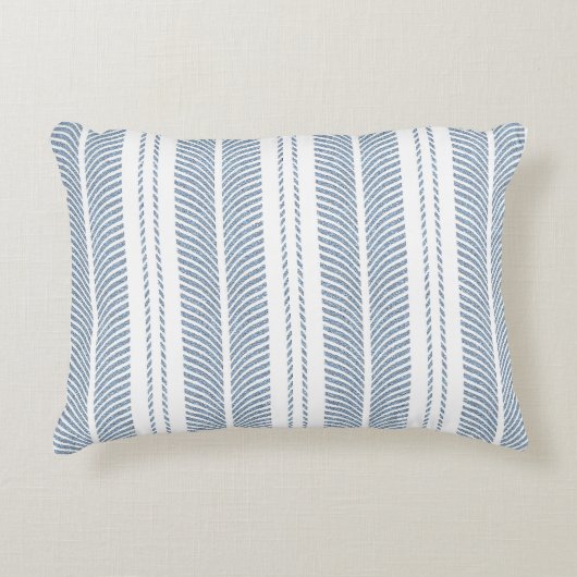 Soft Blue Herringbone Fern Striped Pattern アクセントクッション (正面)