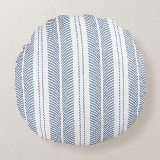 Soft Blue Herringbone Fern Striped Pattern ラウンドクッション (正面)