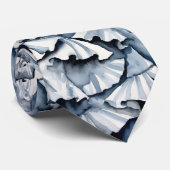 Soft Denim Blue Watercolor Ruffles ネクタイ (ロール)