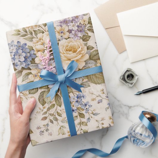 Soft Ivory Garden Bloom ラッピングペーパー (ギフト)