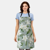 Soft Jasmine Floral Elegance エプロン (着用した状態)