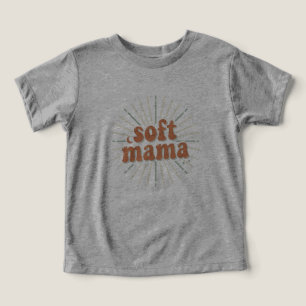 Soft Mama: レトログルーヴィーなサン・バーストの母性タイポグラフィ