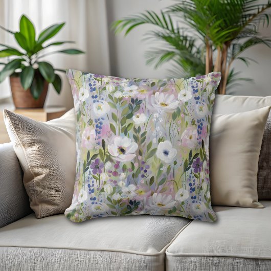 Soft Meadow Floral Watercolor クッション