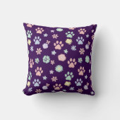 Soft Pastel Paw Prints and Flowers Pattern クッション (正面)