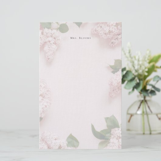 Soft Pink Lilac Personalized Feminine 便箋 (スタンド正面)