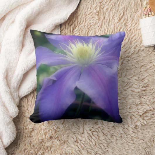 Soft Purple Clematis Flower Petals クッション (ブランケット)