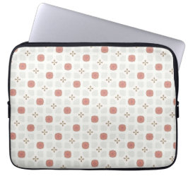 Soft red and beige floral geometric tile pattern ラップトップスリーブ
