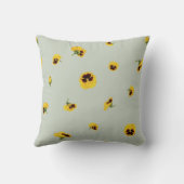 Soft Sage Yellow Japanese Pansy Floral Pattern クッション (裏面)