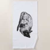 Soft season, shaded whiskers ビーチタオル (正面)