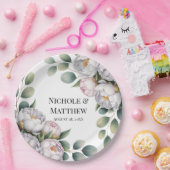 Soft White Peony with Eucalyptus Leaves Wedding ペーパープレート (パーティー)