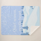 Soft Winter Collection — Calm, Cozy & Timeless シェルパブランケット (正面(横))