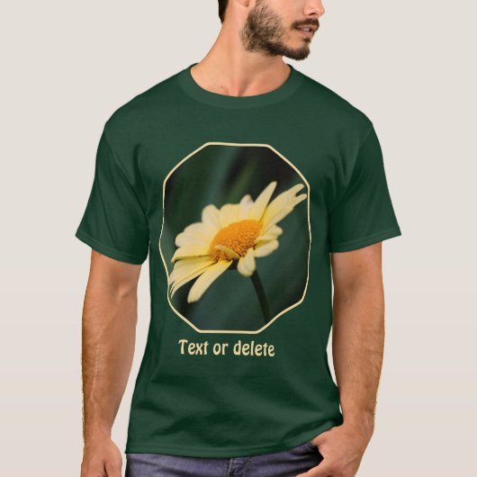 Soft Yellow Daisy Flower Nature Personalized Tシャツ (正面)