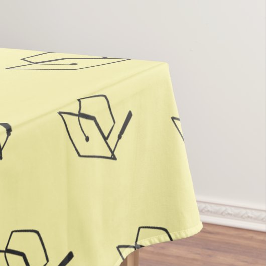 Soft Yellow Modern Graduation Photo Cap Pattern テーブルクロス (インサイチュ)