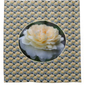 Soft Yellow Rose Flower Pattern Nature  シャワーカーテン (正面)