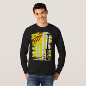 Softball Softball Player US Flag Themed Sport Coac Tシャツ (正面フル)