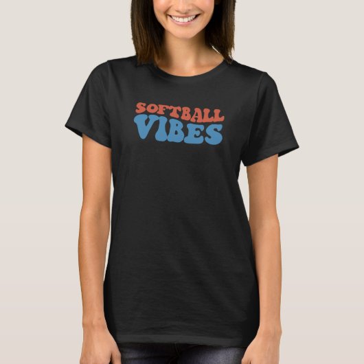 Softball Vibes Softball Life Mom High School Softb Tシャツ (正面)