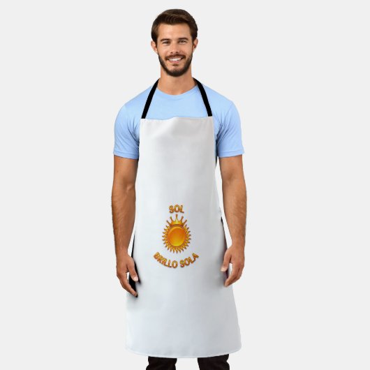 Sol Brillo Sola Logo Apron – Stylish Kitchen & Coo エプロン (着用した状態)