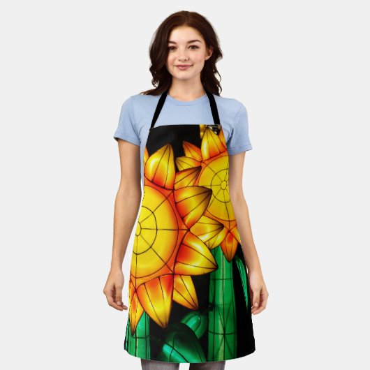 Solar Flare Sunflowers エプロン (着用した状態)