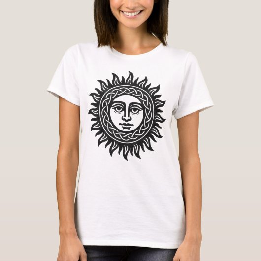 Solar Visage Sigil – Black Sun Emblem Tee Tシャツ (正面)