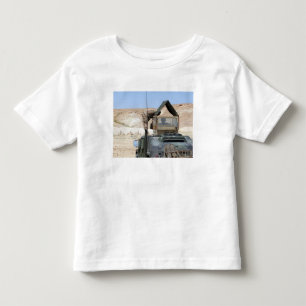 soldiierイラクの軍隊の兵士に指示します トドラーTシャツ