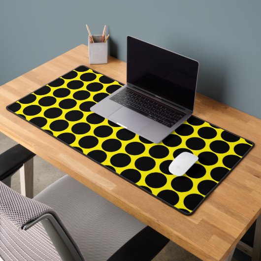 Solid Black Dotted Stylish Bright Yellow デスクマット (オフィス2)