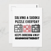 Solving a sudoku puzzle a everyday ポストカード (正面/裏面)