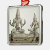 Somaskanda、Chola、タミル・ナードゥ州(青銅) メタルオーナメント (左)