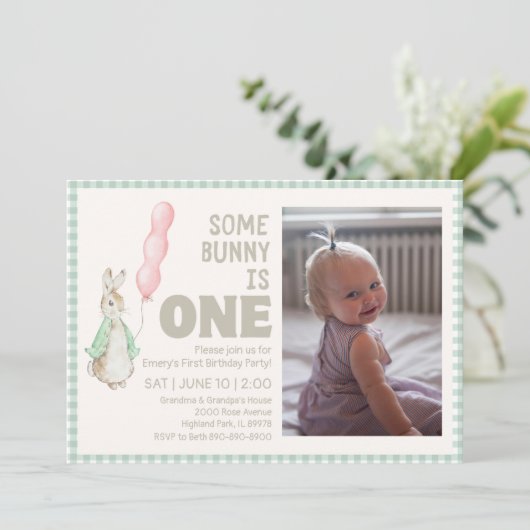 Some BunnyはONE First Birthday Partyの招待 招待状 (スタンド正面)