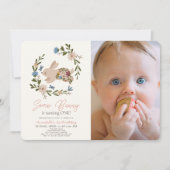 Some Bunnyフローラリース1st Birthday写真 招待状 (正面)