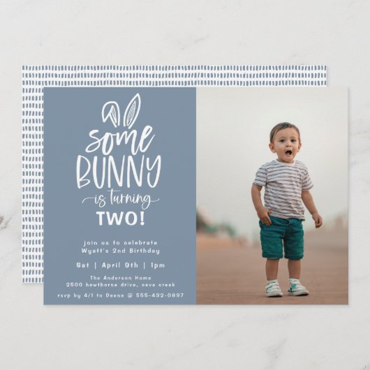 Some Bunny Birthday Partyフォト招待状 招待状 (正面/裏面)