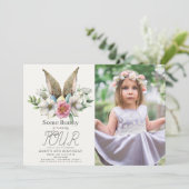 Some Bunny Earフローラピンクガール誕生日写真 招待状 (スタンド正面)
