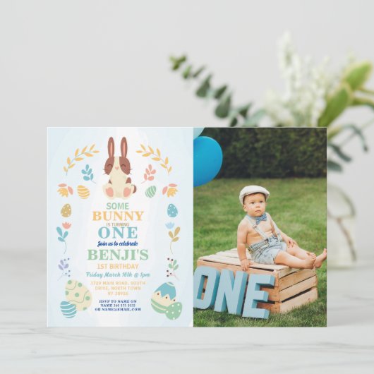 Some Bunny Easter 1stパーティー誕生日写真招待状 招待状 (スタンド正面)