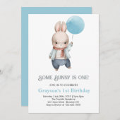 Some Bunny is one Blue Boy Bunny 1st Birthday 招待状 (正面/裏面)