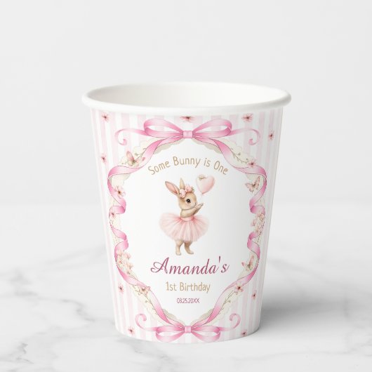 Some Bunny is One Pink Bow Gingham 1st Birthday 紙コップ (裏面)