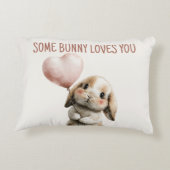 Some Bunny Loves You with Heart Balloon アクセントクッション (裏面)
