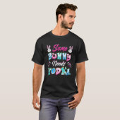 Some Bunny Needs Vodka Tシャツ (正面フル)