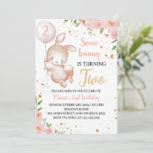 Some Bunny Pinkフローラ誕生日パーティーへの招待 招待状 (スタンド正面)