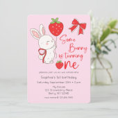 Some Bunny Strawberry 1st Birthday Photo 招待状 (スタンド正面)