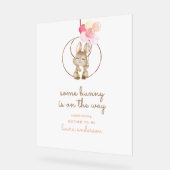 Some Bunny's On The Way Gender Neutral Baby Shower アクリルサイン (傾斜)