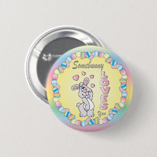 Somebunnyはイースターのウサギ愛します 缶バッジ
