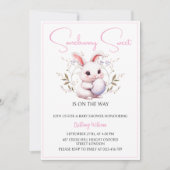 Somebunny Sweet is on the Way Girl Baby Shower 招待状 (正面)