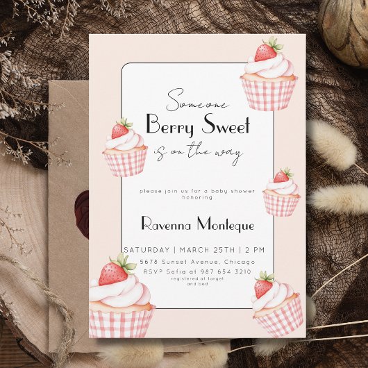 Someone Berry Sweet Cupcake Strawberry Baby Shower 招待状