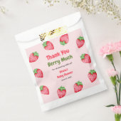 Someone Berry Sweet Strawberry Baby Shower  フェイバーバッグ (封をした状態)
