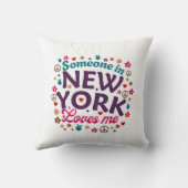 Someone in New York Loves Me Retro Funny Design クッション (裏面)