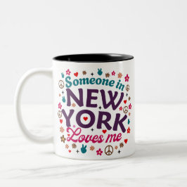 Someone in New York Loves Me Retro Funny Design ツートーンマグカップ